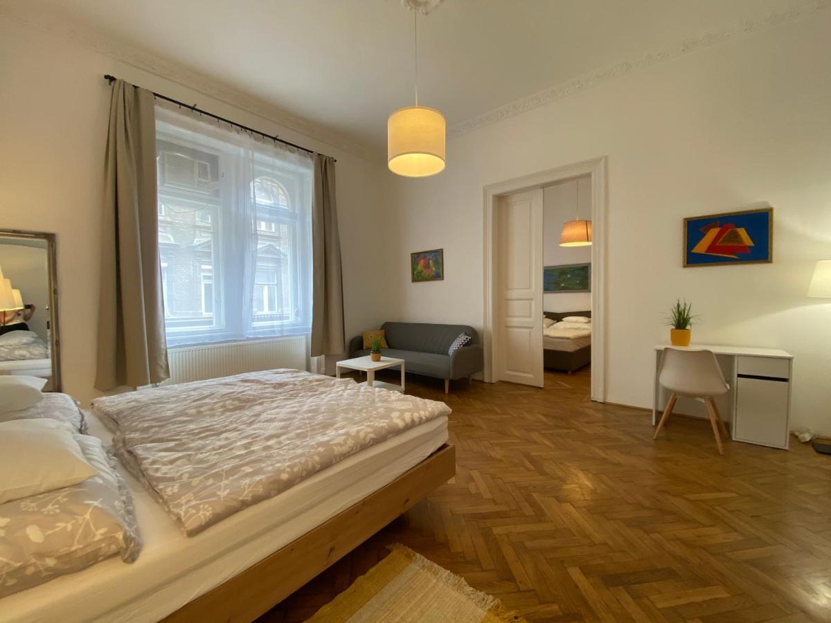 3 Bedrooms- Central Quarter Apartment Budapest Exteriör bild