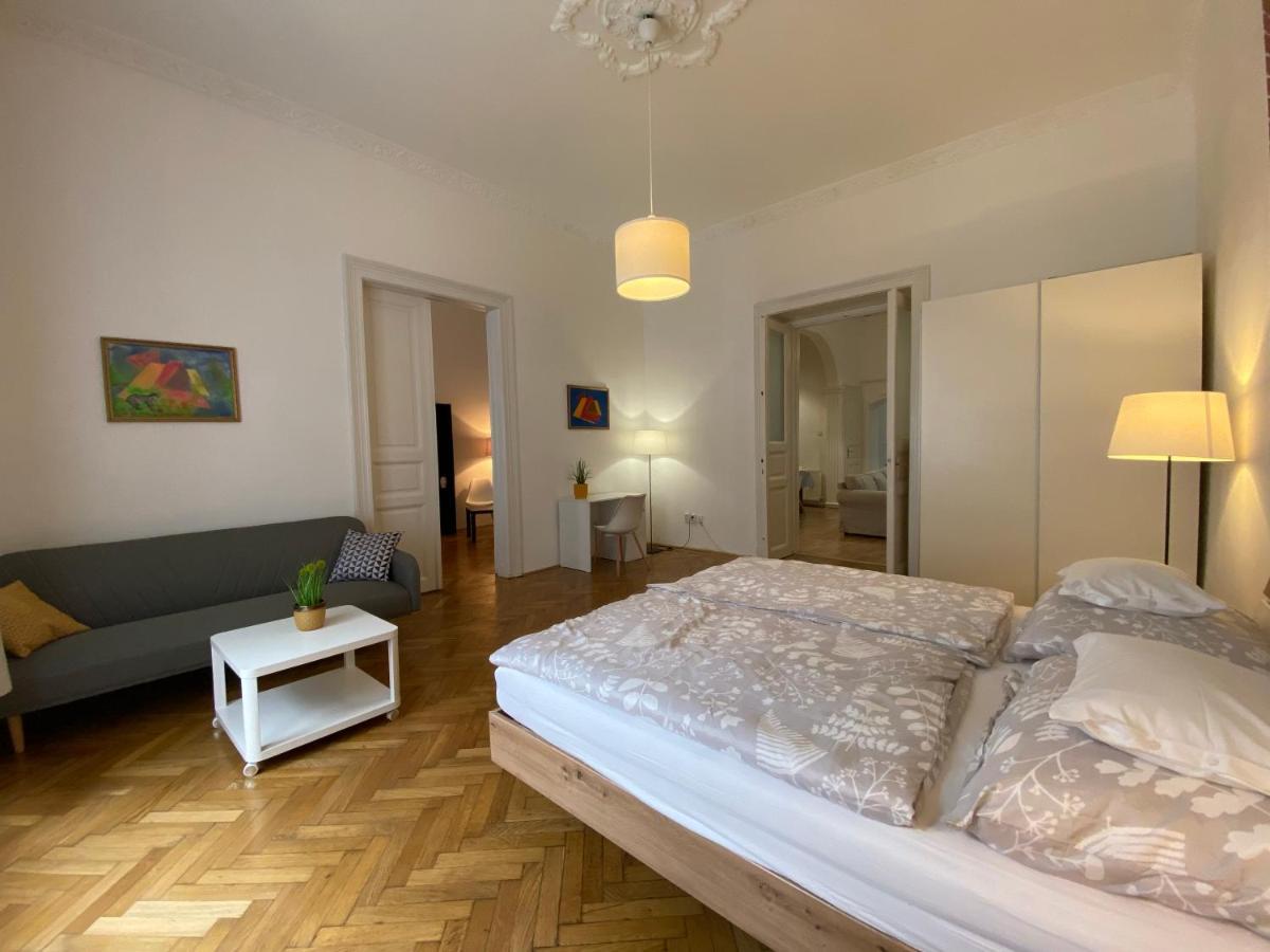 3 Bedrooms- Central Quarter Apartment Budapest Exteriör bild