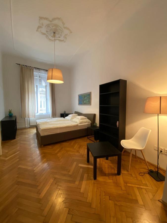 3 Bedrooms- Central Quarter Apartment Budapest Exteriör bild